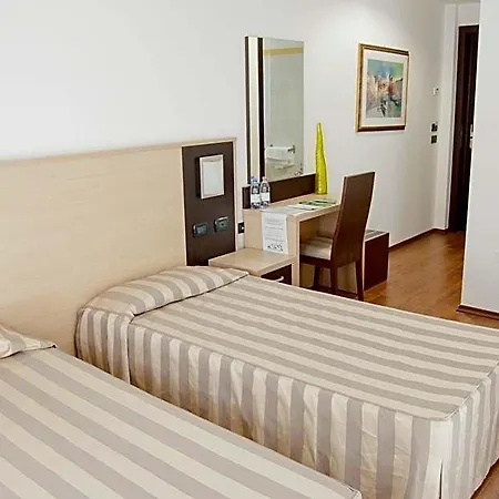 Hotel Leon Bianco 3*