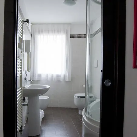 Hotel Leon Bianco 3*