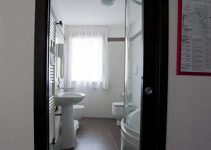 Hotel Leon Bianco 3*